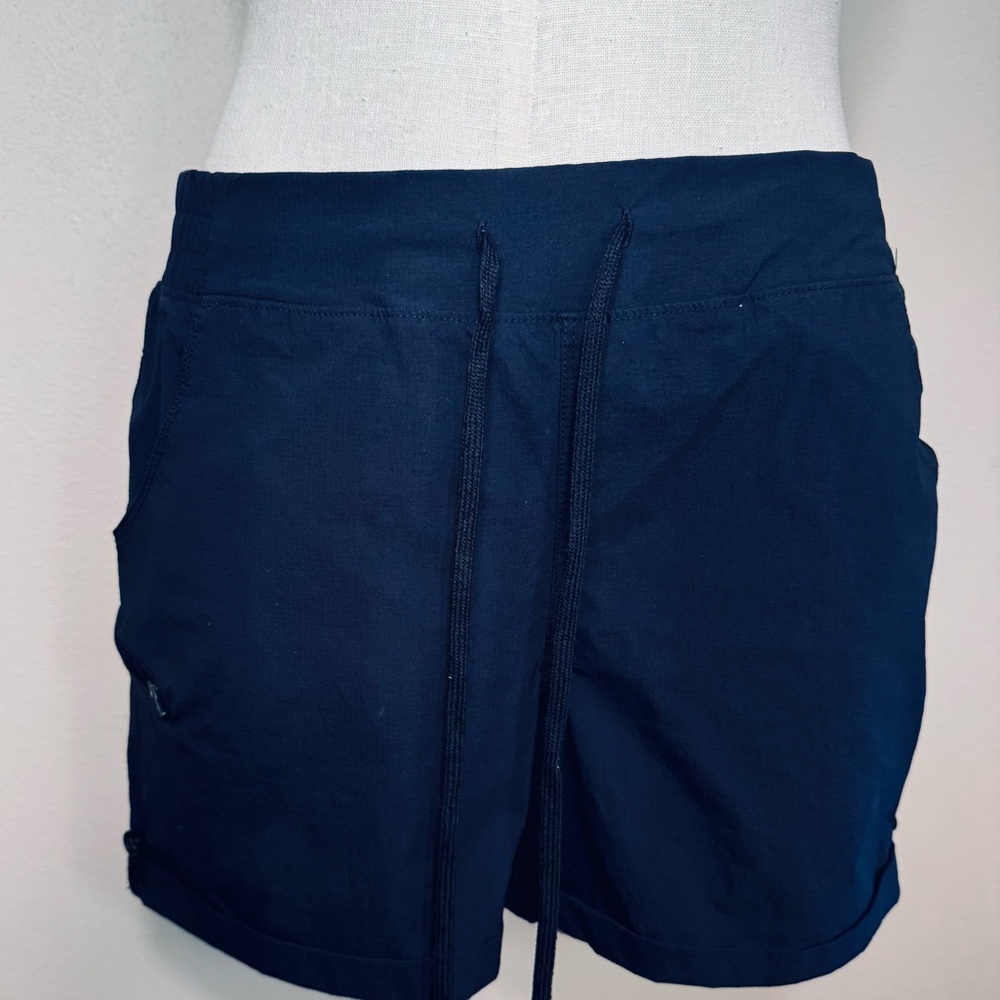 Eddie Bauer Rolled Hem Nylon Spandex Shorts - Picture 3 of 16